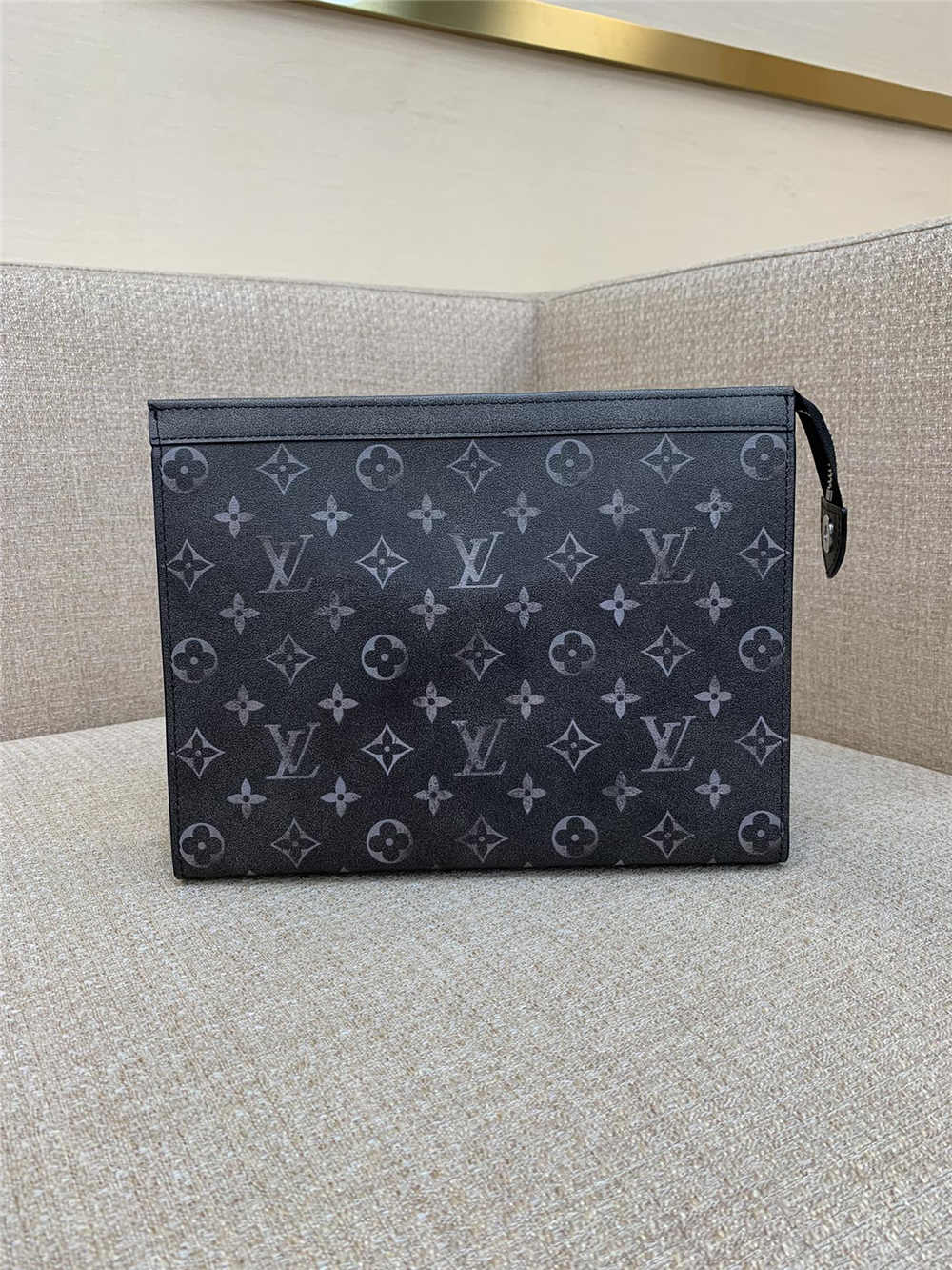 Louis Vuitton POCHETTE VOYAGE M11764  size：27x21x6cm 2025 new 